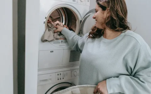 Comment nettoyer les joints de salle de bain ?